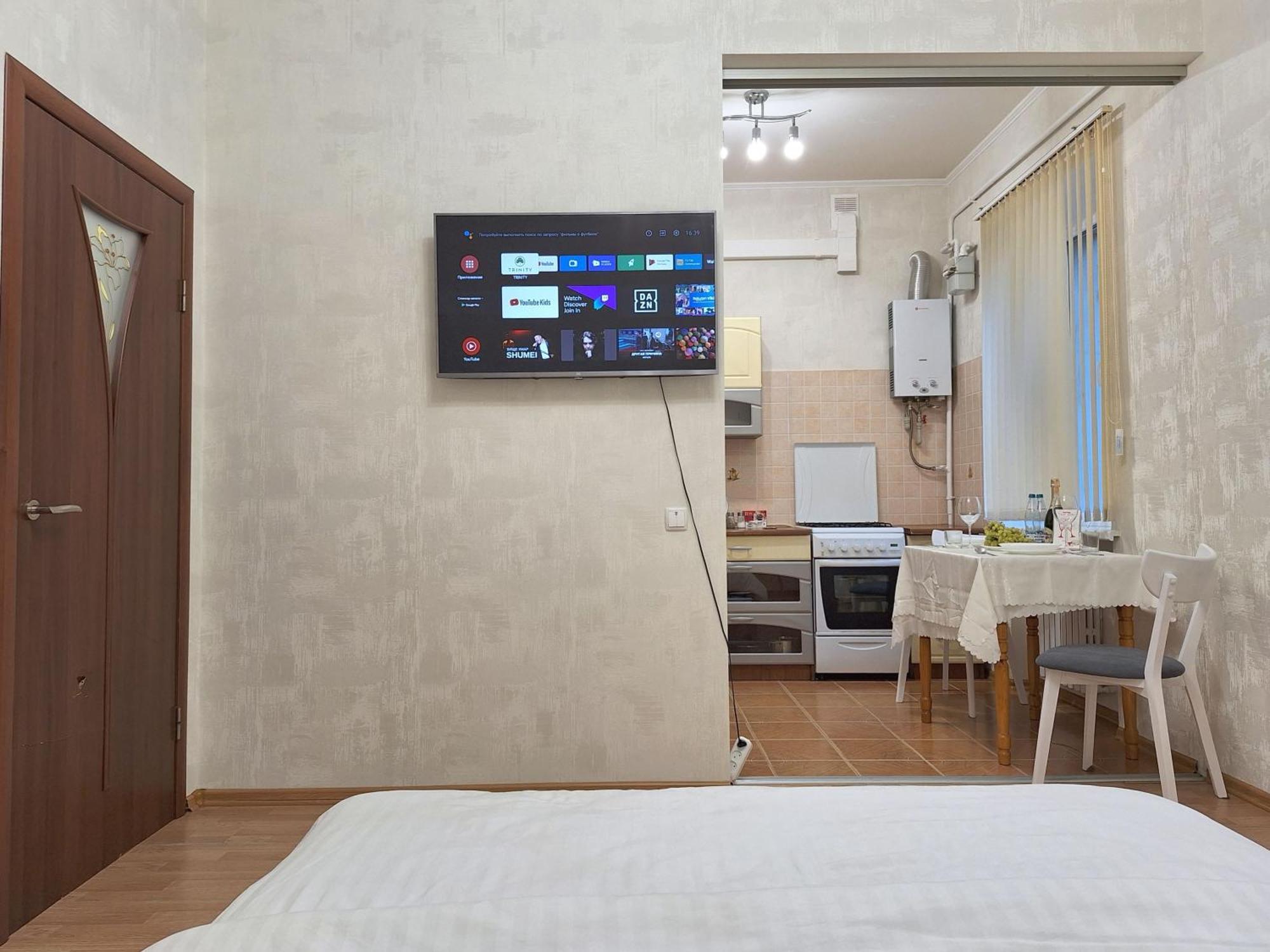 Однокімна Квартира Біля Каштанової Алеї У Центрі Полтави Мережа Alexapartments Документи Для Відряджень Безконтатне Заселення 24-7 Полтава Екстер'єр фото
